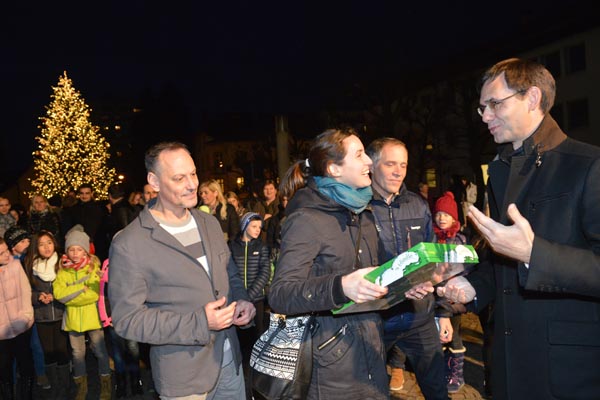 Weihnachtsbaumuebergabe_Landhaus-Bregenz_2016-11-24_2016-7756-029.jpg